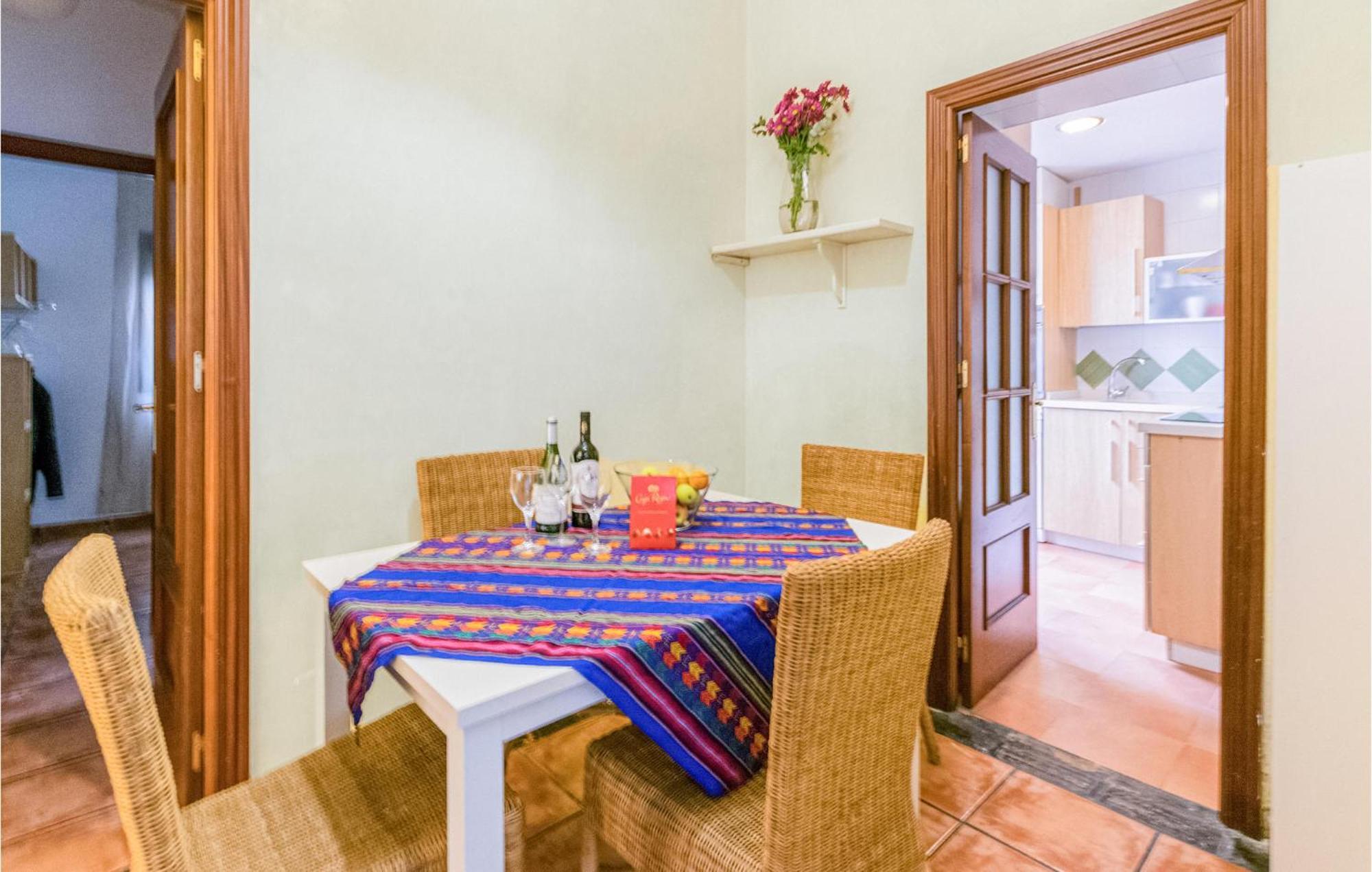 Lovely Apartment In Cordoba With Kitchen Exterior photo
